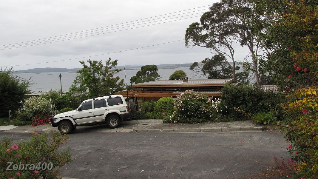 09-Relaxing at Laurie's brother in Taroona (just south of Hobart).JPG